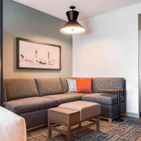 Hyatt Place Sacramento International Airport ภายนอก รูปภาพ